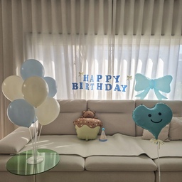점점 파티용품이 소소해지기 시작한
첫째의 간단한 생일파티 ♡
12살 주인공이 집에 오기 전 
기록 남겨봤어요 :)
#콘수프기록집
#오늘의우리집
#거실 #소소한생일파티 #파티용품 #생일파티용품