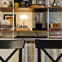 #homecafe #coffee #vintage
#우리집포토존 #빈티지감성 #우드 #빈티지
#동양미한스푼 #콘수프기록집 #우리집추구미
#원목가구 #홈인홈 #책장꾸미기 #우드책장
#홈카페투어 #홈카페 #우리집인테리어기록 
#카페 #그릇장 #빈티지가구 #빈티지주방
#빈티지수집 #빈티지홈카페 #우드인테리어
#홈카페꾸미기 #빈티지인테리어 #집꾸미기
#빈티지 #빈티지분위기 #빈티지무드 
_______________________________________________
             ■■■  On.God.Vin.T.G  ■■■
_______________________________________________
♥︎ 온갖 빈티지가 난무하는...♥︎ 
      🏡 온갖빈티지홈 🏡
" 정취 가득한, 동양미 우리집. "
■ 스페이스룸 리브 1200 3단 선반장!
책장이 놓여있는 커피바 공간. ☕️
■ 웰퍼니처 룩스 슬라이드 유리도어 수납장
■ 이케아 잉올프 블랙 의자
:)♥︎
____________________________________________
             ■■■  On.God.Vin.T.G  ■■■
____________________________________________
온갖 빈티지
이 빈티지 무드가 좋아서...♥︎
집에 있는 시간이 행복하다.
       Happy ON.GOD Vintage time.
        :)♥︎
♥︎==============================♥︎
 《 온갖빈티지홈 》
   프랑스 빈티지 무드~
   Paris Cafe.
   :)♥︎
온갖 빈티지가 난무하는...♥︎
빈티지 무드가 흥건한...♥︎
《 On.God.Vin.T.G 》