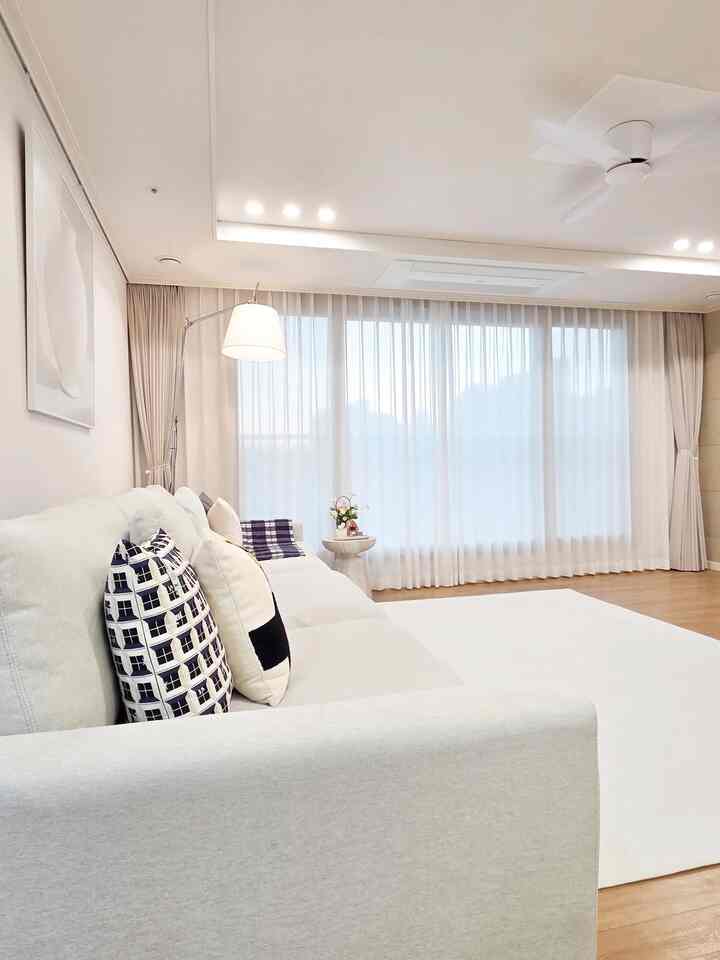 #콘수프기록집 #인테리어노하우  #포근한거실 #거실조명 #오늘의집 #아늑한집 #홈인테리어 #장스탠드 #예쁜조명