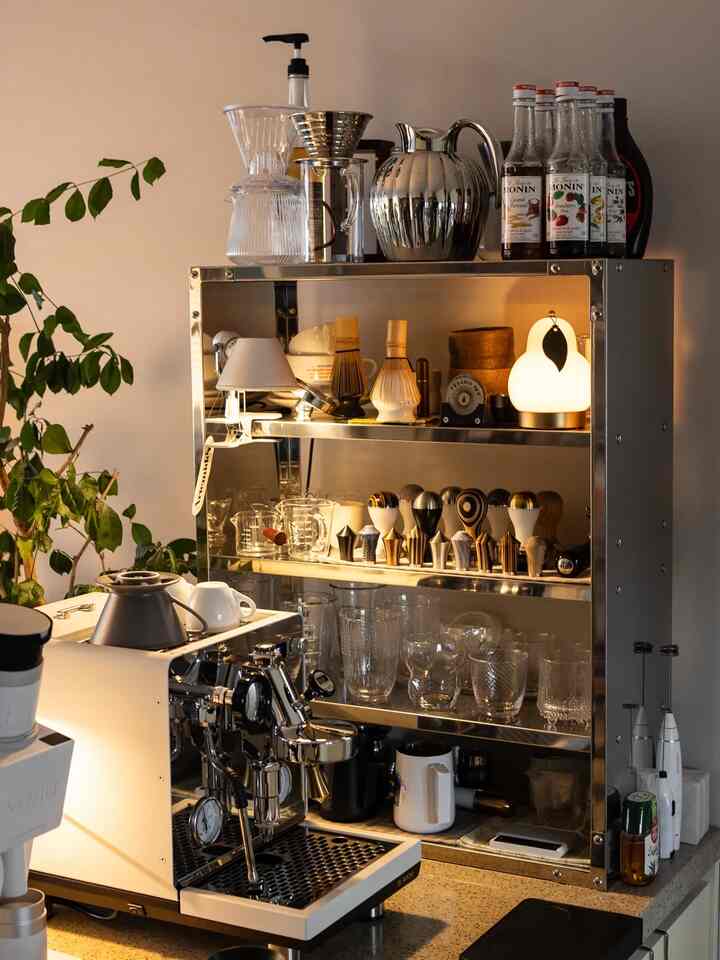 ☕️❤️✨️👍🙏

#コンスープ記録集 #コンスープ記録 #ホームカフェ #ホームカフェインテリア #ホームカフェゾン #コーヒー棚 #コーヒーマシン #ブレヴィル870 