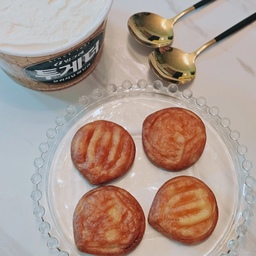 요즘 이게 유행이라면서요?
(조금지났죠;;ㅋㅋ)
버터떡🥖+투게더
정말 달고 쫀득하고 너무맛있었어요😆
#접시 #유리접시 #식탁 #그릇 #디저트접시 
#버터떡 #아이스크림 #골드숟가락 #숟가락 
#디저트스푼 #디저트천국 #유리그릇 #인테리어소품 
#주방인테리어 #주방꾸미기 #그릇추천 
#맞팔 #선팔맞팔 #선팔환영 #소통해요 