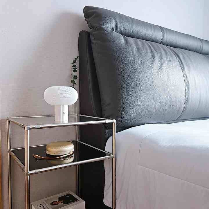 #오감리뷰 セレクションプログラムを通じて製品を提供され、直接使用してスタイリングした後期です。

どこに置いても感性的なムードを見せる
マッシュマローポータブルLEDムードなどが私の家に来ました🫶

軽くて移動しやすいので
お部屋、書斎、リビングなど私がいる空間なら
どこでも様々なムードを作ってください！

簡単なタッチ操作方式で指先で軽くタッチするだけでも
ON/OFFおよび明るさ調節が可能ですが、
私が望むムードに応じて3つの温度で選択して使用できます。

ふわふわで暖かい雰囲気の3,000K「電球色」
自然な日常を披露する4,000～4,500K「オレンジ」
クリアでクリーンな空間演出が可能な6, #led조명 #led무드등 #무드등추천 #조명추천 #침실 #거실 #서재 #침실인테리어 #거실인테리어 #서재인테리어 