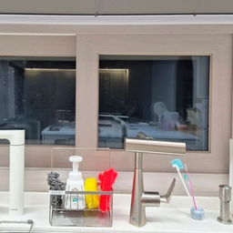 #인테리어노하우 3 #콘수프기록집
고무장갑 없는(?) 우리집 깔끔 주방 비결!
고무장갑을 예쁘게 꼭꼭 숨겨주는 히든 홀더 덕분이랍니다.
주방에서 대롱대롱 건조되는 고무장갑만 시야에서 안보여도 훨씬 깔끔하답니다🤭 생각보다 사이즈는 작은것같지만 다 마른 고무장갑 한세트 보관하기에는 딱 좋답니다.
#주방장갑 #주방 #주방장갑홀더 #장갑홀더 #아이디어제품 #가리기 #물건가리기 #프랑코 #고무장갑히든홀더 #숨기기 #맞팔 #맞팔해요 #소통 #소통해요 #맞팔소통 #환영 #환영해요