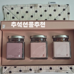 곧 다가오는 추석에 명절선물은 정하셨나요?
전 이번에 양가 이 정과정으로 정했어요 
피칸 , 호두 , 캐슈넛 정과가 유리병에 들어있고 조금씩 덜어먹기좋아서 선물로 딱이겠더라구요 간식이나 요거트랑 같이 먹으면 정말 맛있어요 !  구운거라  건강에도 좋구 한번 손대면 멈출수없는...😆
선물용으로 추천드려요
#콘수프기록집 #현명한소비 #맞팔 #정과정 #견과류 
#선물추천 #신혼집 #간식 #소비기록 #홈까페 
