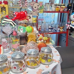 #오늘의가든 #예쁜템최고야 #콘수프기록집 #오늘의우리집 #오늘의집소품 #아델리아레트로슈가볼 #이시즈카유리 #레트로 #도라에몽 #슈가볼 #벽꾸미기 #소품맛집 #맥도날드 #포크세트 #수박그릇 #미키마우스저금통 #도날드덕  #낸시인형 #레트로소품 #팔로우 #맞팔해요 #함께소통해요 #늦어도답방갈께요
*빈티지 슈가볼 ♡
이런 빈티지 소품이 왜이리 사랑스럽죠~~😍