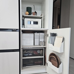 요즘 제가 좋아하는 수납 방법이에요.
수납을 세분화하지 않고
좀 더 큰 카테고리로 정리하면
정리 스트레스도 덜 받고
공간 낭비도 덜한 거 같아요.
#콘수프기록집 #꽁꽁수납템 #정리수납 #홈바수납장 
#간식창고 #미니서랍장 #무타공수납 #비포앤애프터 
#살림템추천 #살림의달인 #살림구원템 #정리정돈 
#정리템 #정리꿀팁 #정리팁 #정리템추천 #정리꿀템
#똑똑한가구배치 #작은변화큰차이