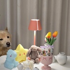 오친님들 추석 잘보내셨나요!!
저는 엄청 정신없이 바쁘게 지내다가
오랜만에 쬐꼼 여유로운 시간을 보냈어요🫢

오늘 지인에게 맛난 선물을 받았어요!!
단고? 라고 하나봐요?

이게 되게 쬐꼼한데
와 너무 맛있는거있죠?
입에서 순삭 사르르 녹아버리는게
한상자 그냥 순삭할듯 하여
마음을 진정 시키는 중이랍니다!!

혼자 몰래 야곰야곰 꺼내먹어야겠어요
(비밀 창고에 꼭꼭 숨겨뒀답니다😎)
#오늘의우리집 #콘수프기록집 #간식 #간식그릇 #거실소품