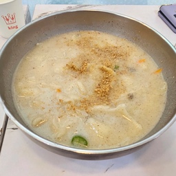 #현명한소비 #콘수프기록 #콘수프 #콘수프챌린지 #챌린지 #챌린지참여 #소통 #소통해요 #소통 #맞팔 #맞팔환영 #맞팔해요 #맞팔선팔 #맞팔소통 #맞팔환영해요 #소비 #수제비
안녕하세요.
추석날 서울나들이하면서 
점심에 #들깨수제비 먹고 왔어요 ㅎㅎ
이날 비가 와서 딱 어울렸어요 ㅎㅎ