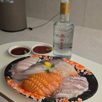 야식🤍

마트에 장보러 갔다가 회랑 연태 사왔어요
구성도 다양하고 맛있더라구용!

맑음이 자라고 방에 들여보내놓고 준비했는데
엄마아빠 뭐 먹는 소리가 들려요~ 라고 말해서 흠칫

요즘 남편이랑 육퇴 후 드래곤볼Z 같이 보고 있어서
간장종지는 손오공 종지로~ 

야식은 항상 옳아요

#야식 #우리집 #쇼파테이블 #집밥