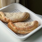 파누오쪼🍞
슴슴하고 구수한 빵이 먹고 싶어서 구워본 파누오쪼!
샌드위치빵으로도 많이 사용하고 이 반죽을 피자도우로 사용해도 맛있답니다🥹💛

#베이킹 #홈베이킹 #화덕피자 #baking #homebaking #맞팔 #맞팔해요 #소통 #소통해요