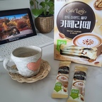 #콘수프기록집 #현명한소비
아침에 즐겨 마시고 있는 카페라떼인데요 
커피+율무차에 호두와 아몬드가 씹히는
고소한 카페라떼에요.
마시고 나면 속이 든든한 느낌도 있고
맛도 있어서 쌀쌀한 아침 즐겨마시게 되네요~
#카페라떼 #율무차 #아침커피 #맞팔