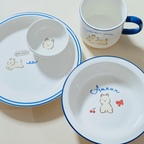 모아놓고 보니 취향이 ㅎㅎㅎ 

귀여운 거, 하나만 있어도 식탁에 포인트가 되는 거, 감성 한 스푼 더해주는(?) 레터링 들어간 식기들을 좋아하는 것 같아요 🤍

각자 다른 매력이 있어서 모으는 재미가 있어요ㅋㅋ 역시 예쁜 식기가 최고야 🥹🤍 

#예쁜그릇자랑 #식탁위예술 