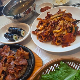 #오징어볶음 #숯불구이 #쌈채소 #전주여행 