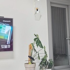 #인테리어노하우 #콘수프기록집

다양한 생활 편의 기능을 갖춘 LED벽시계 이에요. 
온도계와 리모컨뿐 아니라 무드등, 야간 모드, 알람 설정과 밝기 조절까지 지원해 침실이나 공부방에서도 활용하기 좋고 전 거실에서 사용하고 있는데 아이들이 좋아해요.

#맞팔 #일상 #일상기록 #거실 #거실인테리어 #집꾸미기 #벽시계 #led시계 #리모컨 #인테리어시계 #오늘의가든 #오늘의집 