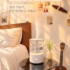 보일러 틀기 시작했다면, 침실 가습기도 미리 준비할 때! 
날씨가 쌀쌀해지면서 안방 보일러를 틀기 시작했어요.
환절기 비염도 심해지면서 난방과 함께 신경 쓰이는 건
바로 실내 건조함!
올겨울 침실 가습기로 선택한 제품은 첫해 완판 기록으로 눈여겨봤던 케리프 이지핸들 PRO 가열복합식 
UV살균 가습기예요. (원룸에서 사용하기도 딱이에요) 
✔️ UV-C LED + PTC 가열살균
 ✔️ 넉넉한 5L 대용량 
✔️ 28dB 저소음으로 침실에 사용하기 좋아요 
✔️ 적정 습도를 유지하는 AUTO MODE 
✔️ 편리한 이지핸들로 이동도 간편하게

올겨울 침실 습도 관리도 미리 준비 완료 
디자인부터 기능까지 꼼꼼히 따져보고 선택했어요 
조만간 영상으로 보여 드릴께요 

#예쁜템최고야 #콘수프기록집 #가습기추천 #침실가습기
#케리프가습기 #가열복합식가습기  #겨울가전 #안방인테리어 #겨울살림템 #오집추천템 #겨울준비템 #가습기 #케리프 
#원룸가습기 #대용량가습기 
