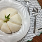피드에 많이 보였던 과일깎기🍐🍎🍏

궁금해서 한 번 깎아보았습니다!
특별한 날이나 손님 오셨을 때 내놓으면 좋을 거 같아요😊

#오늘의우리집 #콘수프기록집 #배깎기 #과일깎기 #과일플레이팅 #맞팔해요 