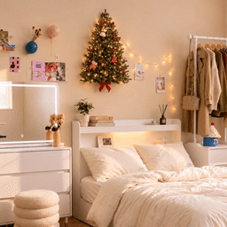 미리 달아 본  크리스마스 트리와 소품 
자리 차지 없이 크리스마스 분위기는 제대로!🎄
작년에는 대형 트리로 설치를 했는데  귀차니즘이 ..
 아이가 있는 집이나 공간이 좁아서
트리 둘 공간이 없다면 벽트리가 정답이에요
이번엔 귀찮아서 트리 패스하려고 했는데
막상 안 하려니 또 아쉽더라고요🥹
그래서 선택한 100cm 벽트리 오너먼트 세트!
벽에 걸어 공간은 아끼고, 아기자기한 오너먼트와
반짝이는 전구로 크리스마스 감성은 가득 채웠어요
트리 설치가 부담스럽거나 공간이 좁아 고민이라면, 
오너먼트까지 갖춰진 100cm 벽트리로 간편하게 
연말에 크리스마스 분위기를 완성해 보세요! 🎁
#예쁜템최고야 #콘수프기록집 #크리스마스트리 #벽트리 #크리스마스벽트리 #100cm벽트리 #벽트리추천 #오너먼트 
#크리스마스소품 #트리150 #겨울의우리집 #겨울준비템 
#겨울인테리어 #겨울소품 #작은방꾸미기 #작은방침실 #침실
#아이방꾸미기 #아이방가구 #화장대거울 #수납침대 
