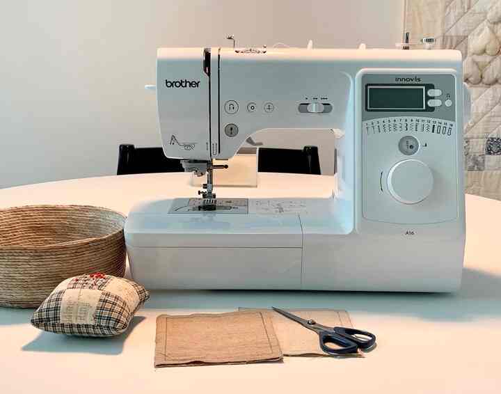 自分で作ったチコスターを知人にプレゼントする🎁 

ミシンで服や小物を作ることを趣味で楽しむのに、知人たちに丁寧に作ったプレゼントをあげるといつも感動を受けますよ！自分で作ったチコスターは小さいけれど暖かい心が込められた大切なプレゼントになると思います🤍

＃今日の私たちの家＃週末に最も忙しい＃私の趣味生活＃クラスおすすめキーワード＃ミシン＃ブラザーミシン＃縫製＃ハンドメイド＃チコースター
＃ミシン＃友達＃プレゼント＃趣味＃ハンドメイド＃お金 

