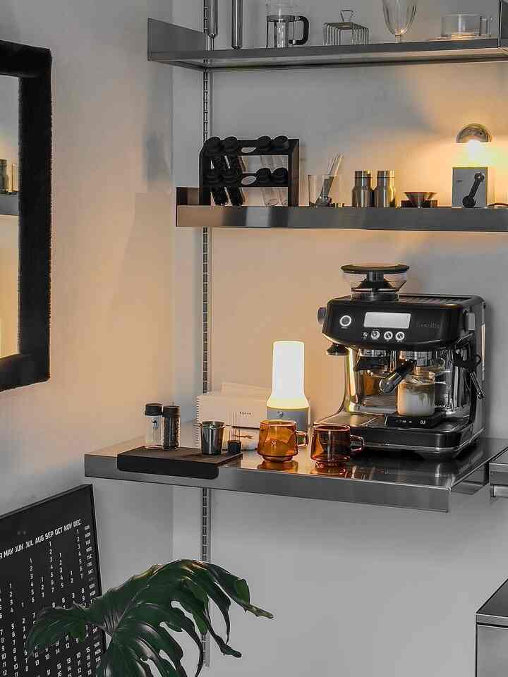 #나의한잔기록 Extracting espresso in 3 minutes with Vinseller🖤

I am using a coffee machine with a built-in grinder.
You can set the time to grind the coffee beans for as long as you want.
To do this, you need to pour enough coffee beans into the grinder.
A lot of the good smell of the coffee beans evaporated ❕

So I chose ‘Camel Vinseller’
If you divide it into 20g portions in advance, it is very convenient because you do not have to measure the coffee beans each time you brew.

Preserve the aroma of coffee beans and extract it easily and quickly with Camel Beanseller ☕️


#Follow me #내돈내산 #오홈스토랑 #홈카페 #홈카페꾸미기 #홈카페인테리어 #브레빌878 #커피머신 {8 #Coffee Machine Recommendation} #카멜빈셀러 #빈셀러 #커피용품 #커피용품추천 #레어로우쓰는사람들 #레어로우선반 #레어로우시스템선반 #수납 #수납정리 #수납함 #수납함추천 