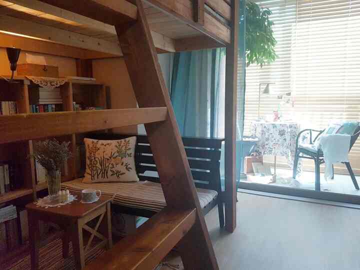 #맞팔 #오늘의장면한컷 #거실인테리어 #벙커침대 #이층침대 #베란다 #발코니 #쿠션커버 #쿠션 #담요 #커튼 #여름커튼