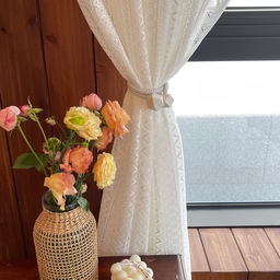 사라하우스에 찾아온 여름
여름엔 레이스 커튼이지요 :)
여러가지 다양한 패턴을 가지고 있는
사라하우스 레이스커튼으로 올 여름
시원하고 간편한 인테리어 체인지!
어떠실까요?
.
오늘도 커튼은 #사라하우스 하세요 ♥
.
.
#커튼은사라하우스 #사라하우스 
#그라시아커튼 #레이스커튼 #레이스커텐
#감성커튼 #감성인테리어 #감성인테리어커튼
#인테리어커튼 #인테리어소품 #레이스패브릭
#레이스커튼추천 #화이트인테리어 #인테리어커텐