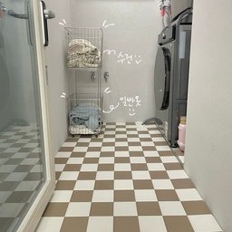 🧖‍♀️지~인짜 별거 없어 민망한 우리집 #세탁꿀팁저장소 🧺
✔수건과 일반옷 분리해서 내놓기 (feat.에쿤 빨래바구니)
수건 세탁 시 섬유유연제를 사용하면 수건 수명도 줄고 피부트러블도 일으킬 수 있다고해요🧐
저는 빨래바구니 아래층엔 일반옷(섬유유연제 사용🙆‍♀️), 위층엔 수건종류(섬유유연제 미사용🙅‍♀️)로 분류해서 보관했다가 세탁을 한답니다 :)
✔️'에쿤 빨래바구니'를 pick한 이유
✨바구니 2개 사이의 간격이 넓어서 많은 양의 빨래 소화 가능
✨바퀴가 지인짜 부드러워서 빨래거리 담아서 여기저기 이동할 때 기분이 넘 좋아요...ㅎ
✨올스텐이라 녹슬 걱정 x, 기울어질 걱정 없는 안정감, 간결한 디자인, 통풍 잘 됨! 
#콘수프기록 #오늘의우리집 #베란다꾸미기