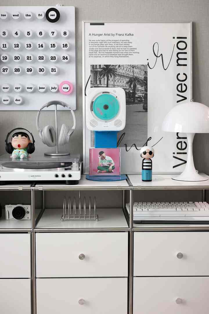 インスタにきれいな家を見てみると
みんなルシカスコケシドールは一つずつありました〜
私の家にも一枚だけになりました！ㅎ

可愛い「アンディワーホール」
アメリカのポップアートの帝王であり、20世紀に最も影響力のある現代美術家であるアンディワーホールを記念するルシカスコケシドルとは！
アンディワーホールのイメージを超えて可愛くよく表現したと思いますㅎㅎ
トレードマークの銀髪！！

サイズ145mmラ あちこちマッチする以上良く、カラーもホワイトブルーブラックの組み合わせなのでどこに置いてもよく似合いますね！


＃協賛＃ルシカス、＃luciekaas、 ＃コケシドール＃エグホルダー＃ウッドオブジェ＃インテリアアクセサリー
＃インテリア小物＃インテリアオブジェ＃フィギュア＃木彫り人形＃ホワイトインテリア 





