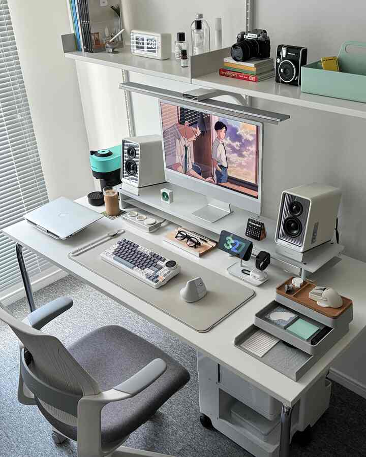 デュアル モニター台［2色］を使ったコーディネート 2