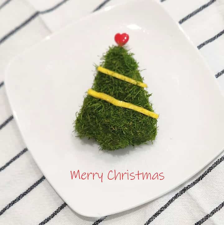 #merrychristmas 
監督ツリーおにぎりを作る