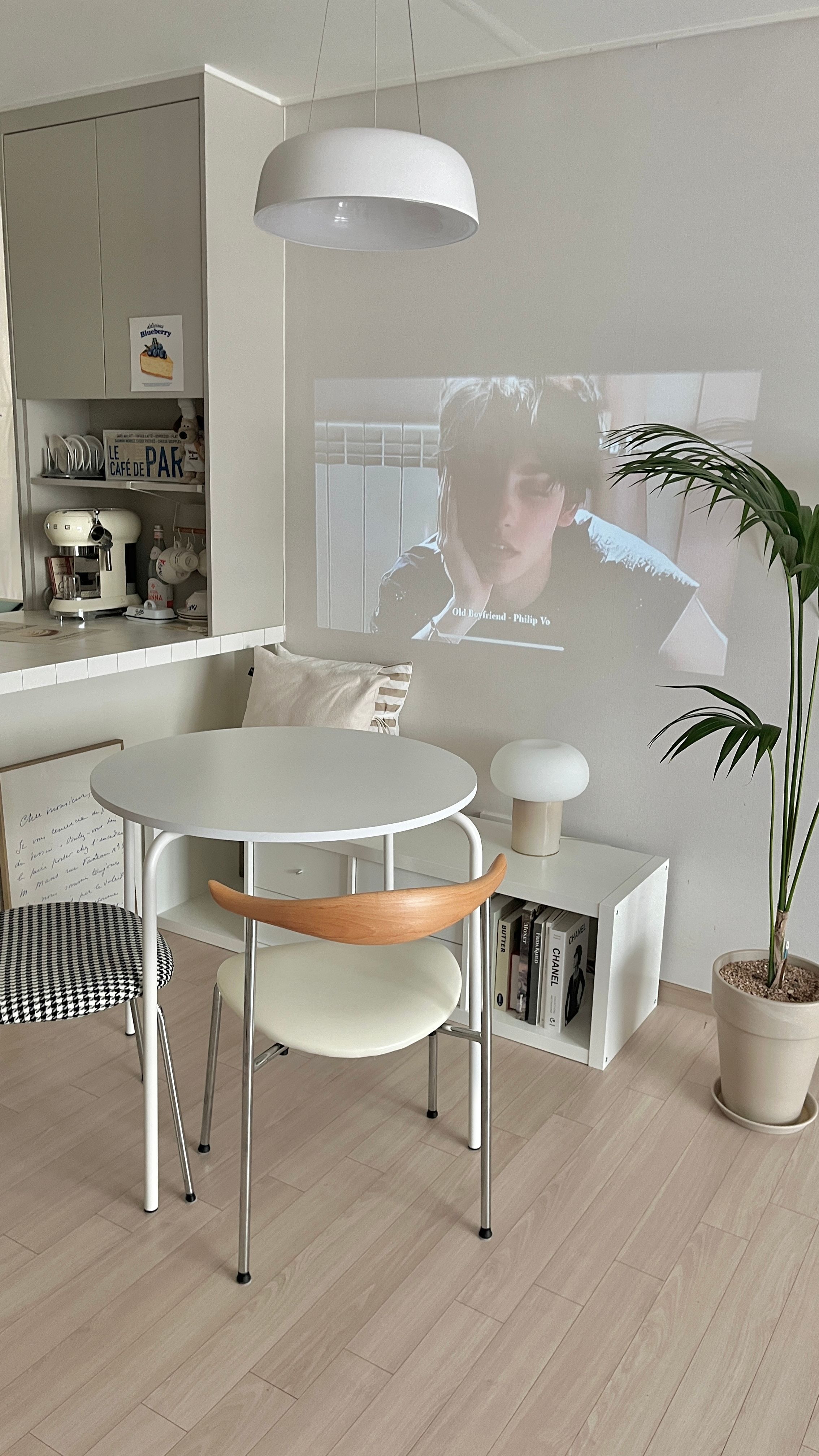 Wood Back Chrome Dining Chair user photo