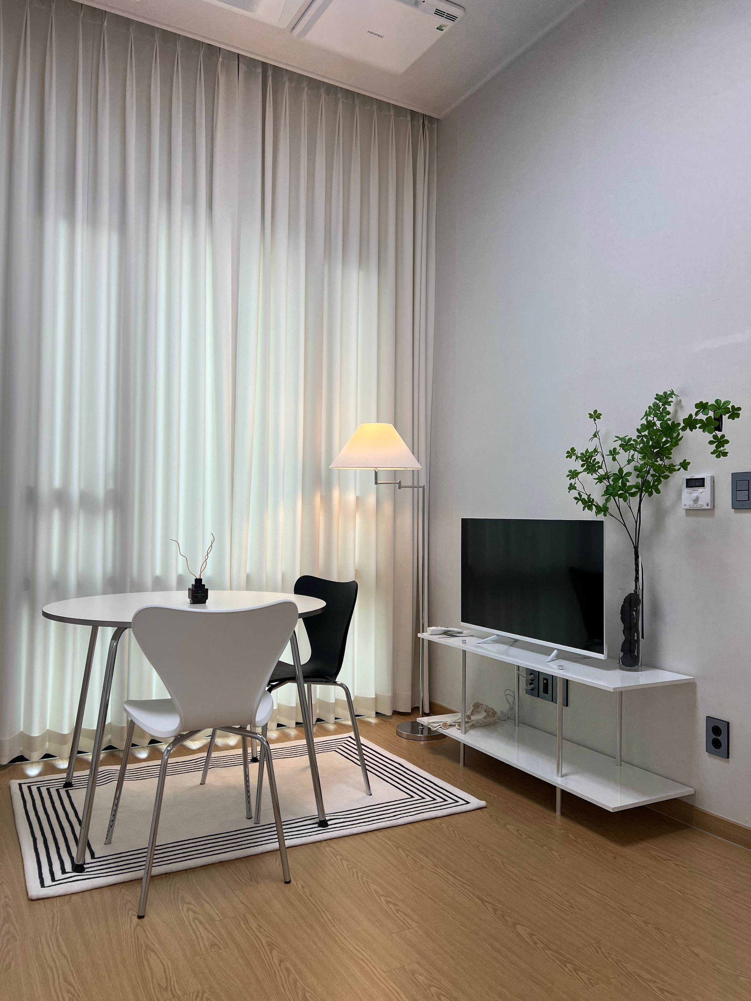 Seasonless Sqaure Stripe Rug user photo