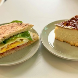 #오홈스토랑 5 #콘수프기록 코스트코 피타브레드에 햄,치즈,야채,계란 넣고 먹으면 너무 맛있어서 한동안 자주 먹었어요.
#맞팔 #선팔 #맞팔해요 #잘산템 #잘샀템 #육아일상 #아기가있는집 #아기가사는집 #아이가있는집 #아이가사는집 #간식 #샌드위치 #치즈케이크 #스타우브 #스타우브화이트트러플 #리바트 #리바트식탁 #세라믹식탁 #세라믹식탁추천 #오늘뭐먹지 #망고졔욱
