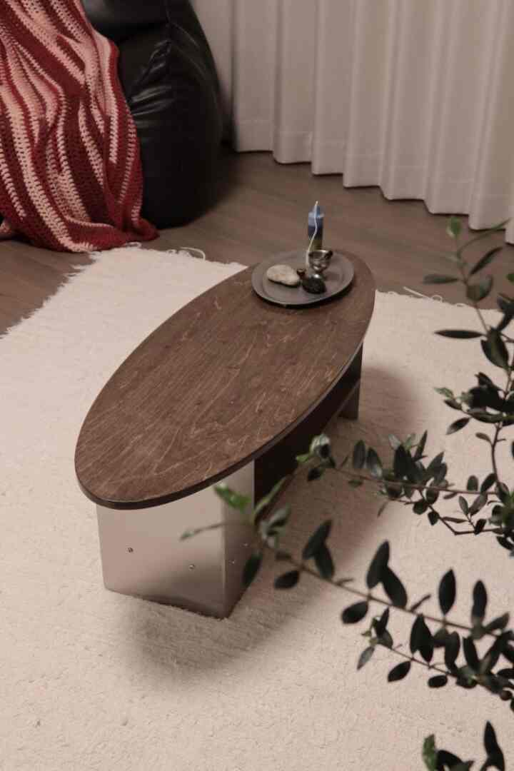 Stainless & Wood Combination Modern Natural Living Room! Introducing Our Table

This living room was completed with a stainless + wood combination table and stainless tray. This combination is recommended for those who like a modern yet natural atmosphere.

Living Room Styling Points
✔ Stainless + Wood - Complete a sensual space with stainless steel legs and a wood top

✔ Stainless Tray - Create a cafe atmosphere using candles and perfume accessories

✔ Black Point - Add modernity to the space with black items such as cushions

If you do it this way, the unique gloss of stainless steel and the warm emotion of wood will blend together, creating a harmonious look without a cold feeling. If you want to use stainless steel but are worried about the cold feeling, I recommend adding wood material.

I like the combination of stainless steel and wood, so while looking for the furniture I wanted, I naturally completed the pursuit of modern natural beauty...🖤

#OurHomePursuit #콘수프기록 #사소한취향한장 #거실인테리어 #스텐테이블 #우드테이블 #거실테이블 #플래지어 #리우목공 #스텐트레이 #수풀 #캔들인테리어 #오늘의우리집

#PrettyItemsAreTheBest #집에서제일바빠 #나도크리에이터 #거실스타일링 #거실꾸미기 #빌라501 #거실러그 #러그인테리어