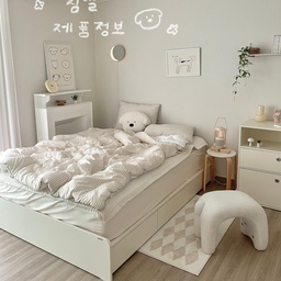 🍀안방 침실 제품정보 모음 🍀
 평소에 자주 물어보시는 제품 정보 정리해서 적어봤어요 ! 
태그된 상품 외에 궁금한 제품 있으면 댓글 남겨주세요 🥰✨
#오늘의우리집 #맞팔 #웜톤인테리어 #침구세트 #신혼집인테리어 #침실인테리어 #노란색인테리어 #아이보리침구 #옐로우인테리어 #버터인테리어 #안방꾸미기 #안방인테리어 #신혼부부침실 #신혼부부인테리어 #포스터 #인테리어포스터 #빈티지포스터 #러그 #쿠션커버 #침대쿠션 #쿠션인테리어 #안방러그 #발매트추천 #침실발매트 #침실러그 #프렌치인테리어 #조명인테리어 #침실조명 #안방서랍장  