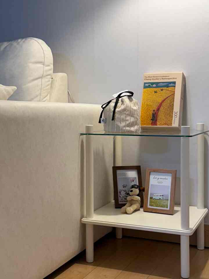 #집꾸테스트

I originally bought it to put next to the bed,
but I moved it to the living room because of the size difference ㅎㅎ

I also needed a living room side table,
so it was so pretty when I decorated it🤍🤍

#Living room side table #거실테이블 #거실꾸미기 #거실스타일링 #거실인테리어 #침대협탁