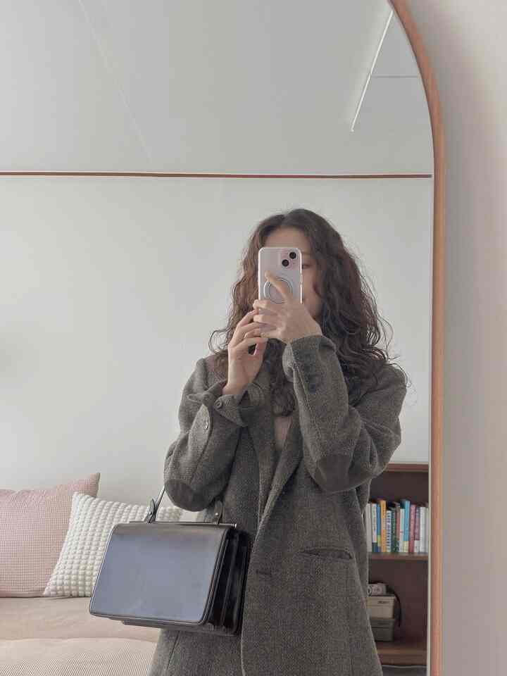  #신혼부부인테리어 #자취방인테리어 #거실인테리어 #ootd #거울추천 #전신거울추천 #전신거울인테리어 #행복한하루 