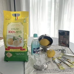 요즘 꾸준히 잘 챙겨먹고있는 유기농 레몬즙스틱🍋
다이어트 중이라 아침이나 점심먹고 탄산수에 쏘옥 타마시는데 비타민 충족돼서 넘 좋더라구요🤍
대용량이라 걱정없이 먹는중입니다💛
#레몬수 #레몬즙 #대용량 #다이어트 #홈카페 #다이어트음료 #홈카페존 #맞팔 #여름 #여름준비템 #신혼부부 #거실인테리어 #오늘의집 #킨토 #예쁜템최고야 