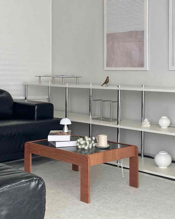 #이벤트당첨 ㅣO‘gre bread table 🍞

_
オグレ新製品テーブルの名吠えイベントに
私の名前「ブレッド」が当選しました。

シルエットを見た瞬間、
シャキッとした焼きたてのパンがぴったりと浮かびました。
そのようにプレゼントのように私に来てくれましたね🤓

曲線とヴィンテージの木目が際立って
空間をさらに居心地よくさせるテーブル。
ブラックとウッドの色の組み合わせが暖かい雰囲気まで演出してくれて
加えて完璧✨

家に梁を入れた後、左テーブルの必要性
たくさん感じましたが、このテーブルはドゥルドゥルを活用する
本当にいいと思います🫶🏻
  #원목소파테이블   #오늘의집 #큐레이터