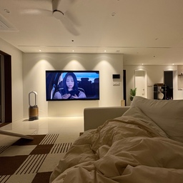 오랫만에 드라마 정주행했어요!
진짜 하루만에 다 볼 수있을까? 했는데 
새벽 1시까지 다 보고 잠🤣
제가 요즘 아이스티에 망고 넣어먹는 맛에 빠저 구매했는데 
입 심심할 때 먹어도 맛있네요 👀
#콘수프기록 #오홈스토랑 #얼린망고 #거실인테리어 #다이슨공기청정기 #리튼러그 #대형러그 #털안붙는이불 #모듈소파 #로슬러실링팬 #실링팬 #30평대인테리어 #신혼부부가전 #발뮤다가습기 #블랙선반장 #폴리싱타일 #스크래쳐 #집사의집 #집사인테리어 #화이트인테리어 #일룸캐스터네츠 