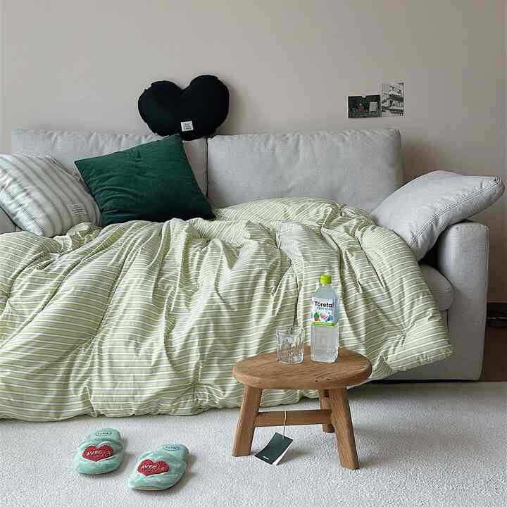 #콘수프기록 #집꾸테스트 #거실인테리어

I did a luggage decoration test and it seems almost the same!_! 

The funny thing is that it is not practical at all ㅠㅠㅋㅋㅋㅋㅋ
But it is cozy and stylish with a lot of emotion
I'm glad that it is true,,, ♥

#Living Room Styling #컬러인테리어 #집꾸미기
#Home Interior #빈티지인테리어 #빈티지소품
#Wood Interior #인테리어소품 #홈인테리어
#Homestagram #집에서제일바빠 #데스크테리어
#Corn Soup #식물인테리어 #침구인테리어 #침구추천