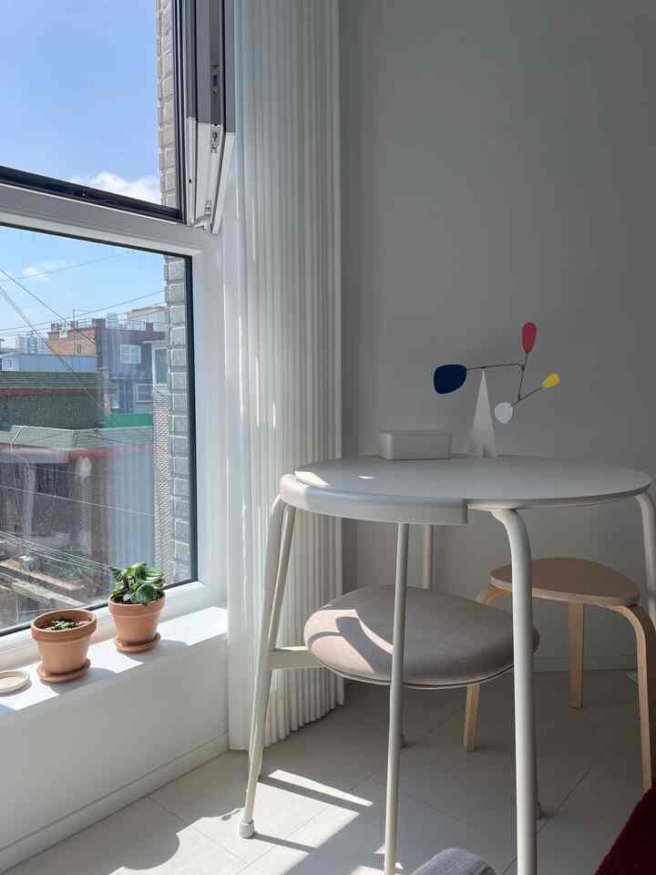 一日の気温は暖かくなってから長く、どうしたのか週末ごとに追い込まれた雨風のために憂鬱だった春先。干満に日が照ります - 日焼けがとても良かった日曜日でした。オーディハウスはとてもゆっくり、まだ変化中！いつもウィッシュリストだった＃voltaの＃paris35モービルを聞きました。
。
＃オーディーハウス＃非常に普通の家＃家の装飾＃家のスタイル＃インテリア＃ホームデコ＃ホームスタイリング＃式執事＃モービル＃n