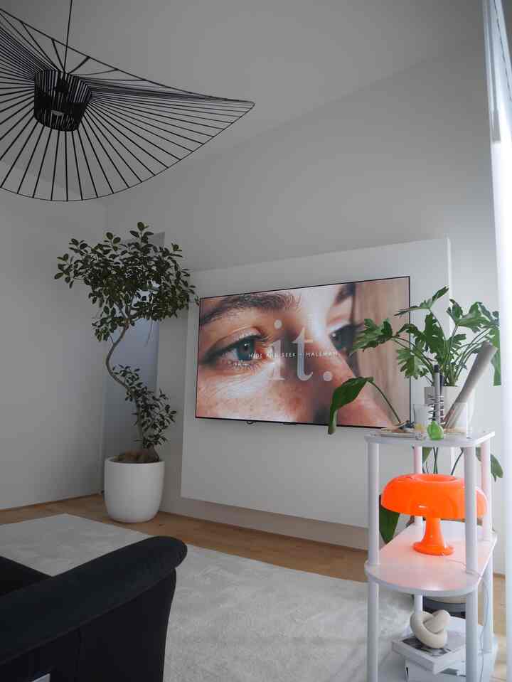 Satu-satunya warna yang tersedia adalah putih agar desain interior dan tanaman asing dapat menonjol.
Langit-langit miring di ruang tamu lantai dua menciptakan kesan keterbukaan
Supaya kamu masih bisa mikir "Lagipula aku suka rumah ini" bahkan setelah bertahun-tahun🫶🏼
 
Maaf, saya tidak yakin.
2 tahun yang lalu, 2 tahun yang lalu, 2 tahun yang lalu
“Saya ingin tahu” “Saya ingin tahu”
 

#화이트인테리어 #해외인테리어감성 #식물과함께
#경사지붕거실 #2층리빙룸 #내추럴무드
#집스타그램 #인테리어스타그램 #감성집꾸미기
#Interior luar negeri #ホワイトインテリア #観葉植物のある暮らし
#Ruang tamu dengan langit-langit miring #2階リビングの家 #ナチュラルモダン
#Hidup yang cermat #シンプルな暮らし #おしゃれな家 #マイホーム記録