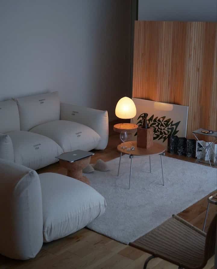 模様替えの際は様々なパターンの組み合わせをしながら楽しんでいます

#平屋　
#平屋の家
#北欧スタイル 
#北欧インテリア 
#インテリア家具
#イサムノグチ 
#マレンコ
#interior 
#pk1
#poulkjaerholm
#carlhansenandson
#artek
#alvaraalto
#scandinaviandesign