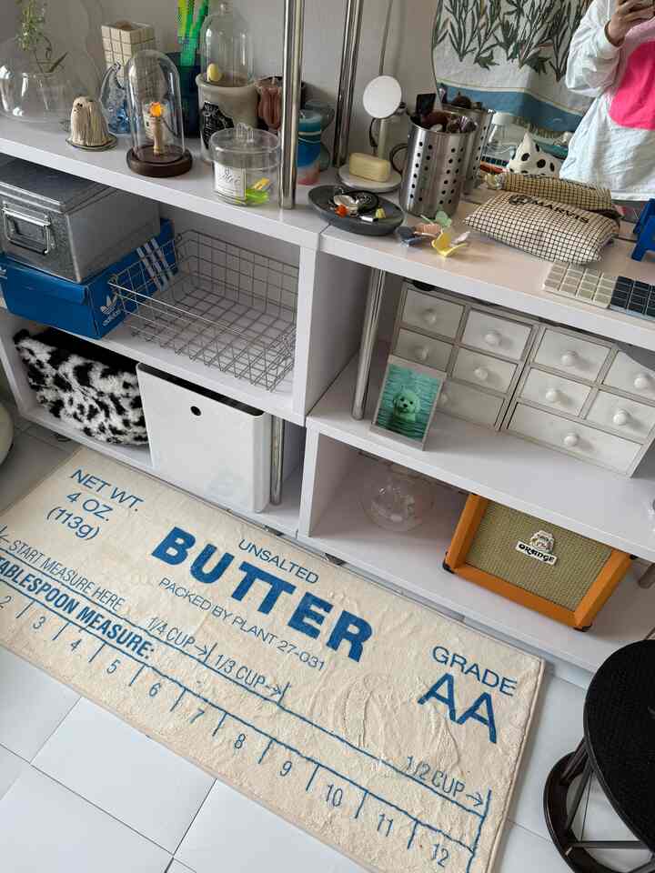 ohouseさんから
いろいろ届きましたからね♡

#もいぴ部屋 #古民家 #古家具 #ジャパンデイ #ニトリ #IKEA #イケア   #interior #インテリア #韓国インテリア #ohouse #アトリエ #作業部屋   #인테리어 #내방꾸미기 #오하우스 #홈스타일링 #셀프인테리어 #작업실인테리어   #벽꾸미기 #빈티지인테리어　#atelierstyle #homeinspo #interiorstyling #shelfie #cozyvibes   #workspaceinspo #posterdecor #ruglove #neutraldecor 