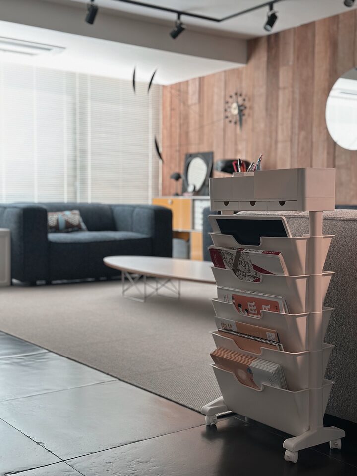 short form carousel card thumbnail