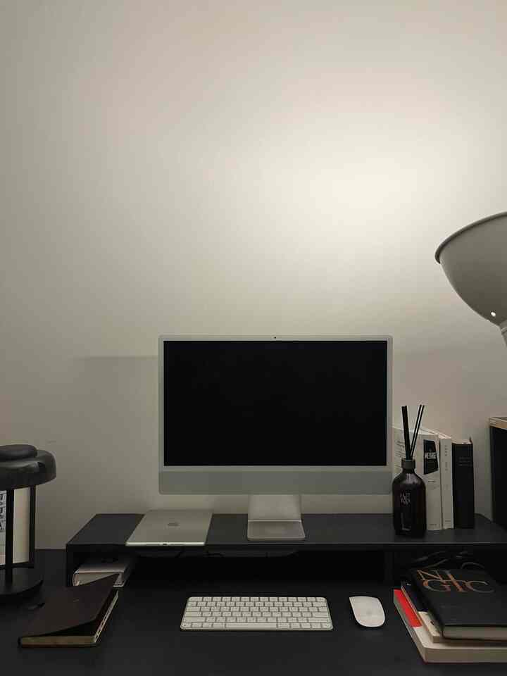 #서재

Aku sangat menyukai belajar di malam hari
Saya menghabiskan malam Jumat yang santai sendirian! ➰

Saya juga mengubah suasana Instagram saya dan menulis beberapa postingan blog yang telah saya tunda.
Menurutku, membuat ruang belajar adalah ide yang bagus saat ini ( ´ ▽ ` )

Ini adalah awal akhir pekan, jadi saya harap kalian semua menikmati akhir pekan yang santai 🤍🖤

#Interior rumah #신혼집 #집꾸미기 #오늘의집 #우리집인테리어기록