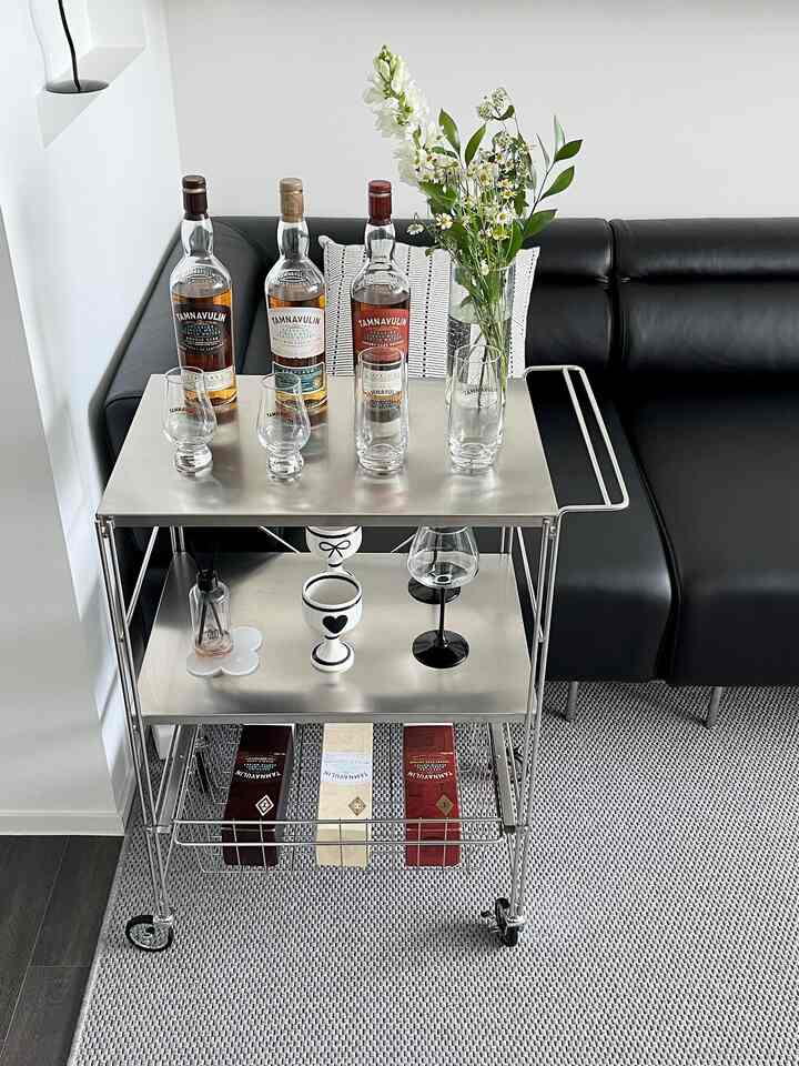 Luxury whiskey trolley 🥃🤍🩶🖤

#trolley #트롤리활용법 #트롤리카트 #트롤리추천
#ogre #오그레트롤리 #위스키 #위스키추천 
#whiskey storage #위스키장 #위스키진열