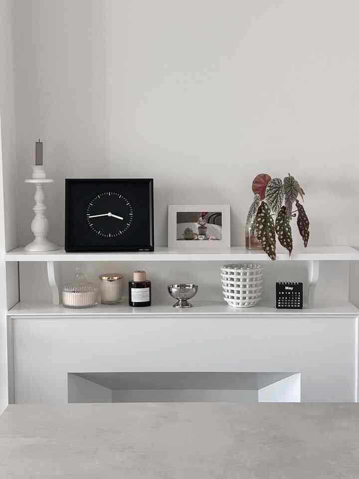 It's already the first day of May🌿

#Matehouse It's the last month, so I'm sad, but I'm also excited because our first offline meeting is scheduled🤍

Since it's a mate group made up of mothers of 6-year-olds,

even though it's nationwide, we're so connected and chattered endlessly even in online meetings, so we ended up planning an offline meeting😆

I want to continue our relationship with my precious mates by inspiring and cheering each other on, just like we do now, in our small daily lives🫶🏻
#6Amate Please keep an eye on our activities in May💕

#Home with kids #육아맘 #육아일상 #육아소통 #집꾸미기 
#Our house today #콘수프기록 #일상 #일상기록 #맞팔 #거실
#Matehouse 1st period #다이닝공간 #벽난로콘솔 #오브제
#Green terrier #식물추천 #식집사 #수경식물 #식물