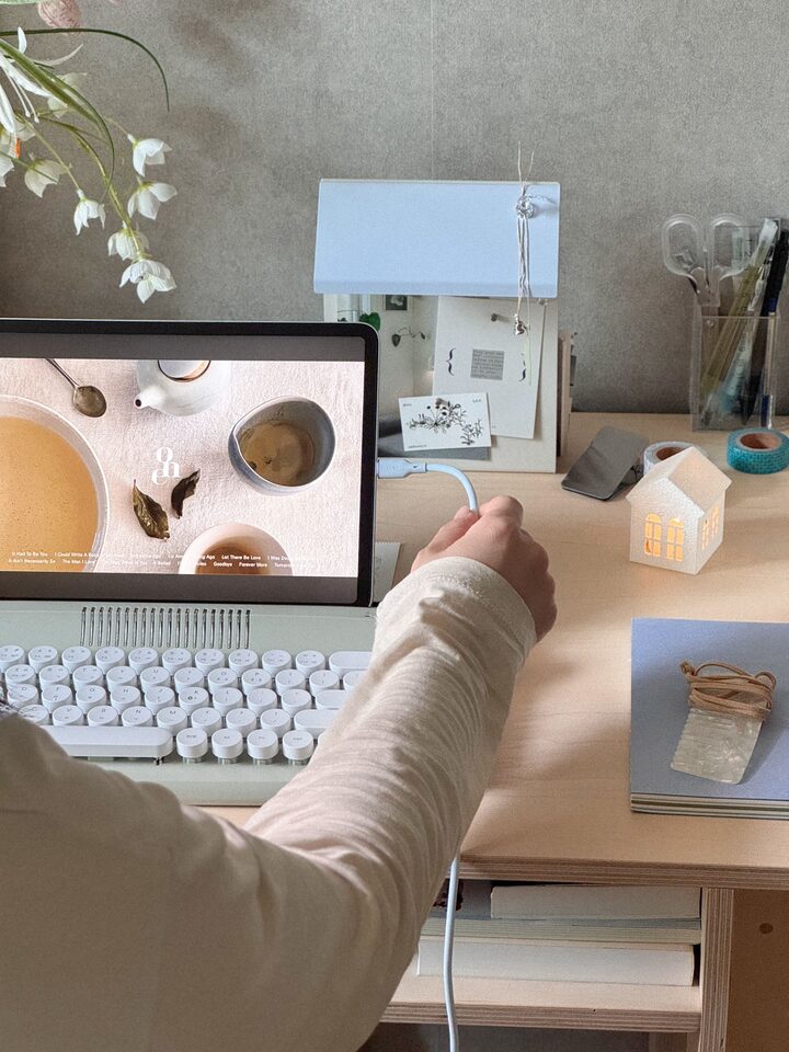 short form carousel card thumbnail