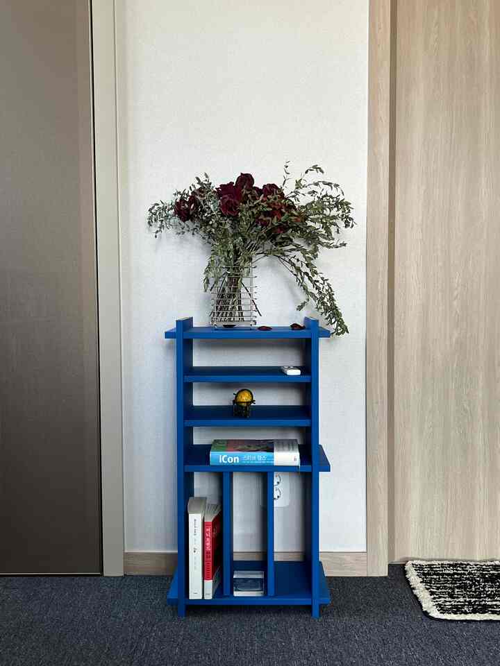 I added a point to one corner of the study with flowers and blue 🌹

#FlowerHouse #툭 #tuuk #서재 #서재인테리어 #서재꾸미기